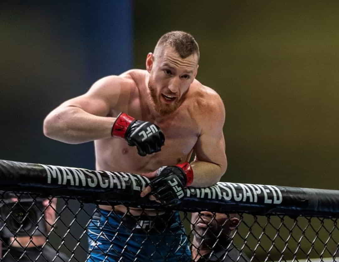 J. Pyfer nocauteou A. Amedovski no UFC Las Vegas 60 (Foto: Instagram/UFC)