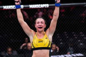 Amanda Ribas em vitória sobre Vivi Araújo no UFC 285 (Foto: Instagram/UFC)
