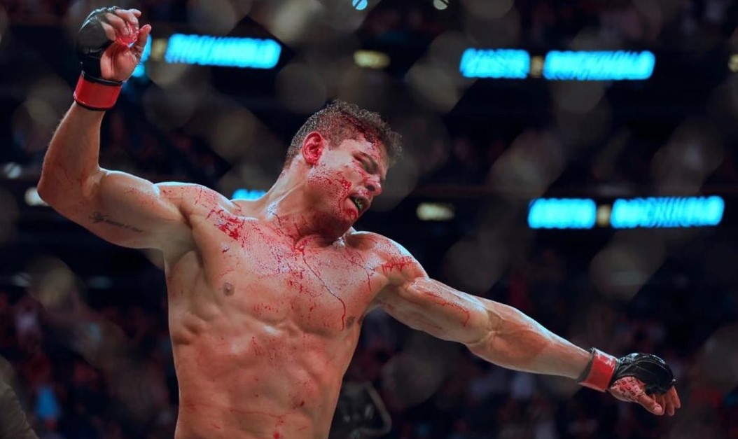 Paulo Borrachinha se lesionou antes de enfrentar Khamzat Chimaev no UFC 294. Foto: Reprodução/Instagram