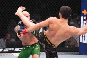Islam Makhachev UFC 294 Twitter UFC 2 knockouts Volkanovski