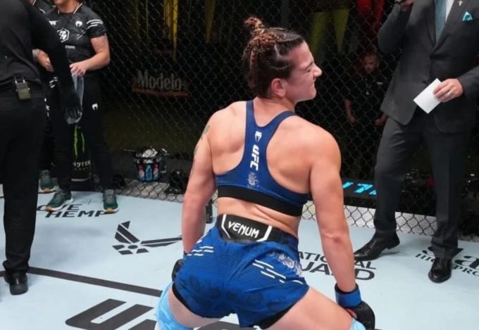 VÍDEO: Musa argentina domina rival na luta agarrada e provoca com rebolado após luta no UFC México