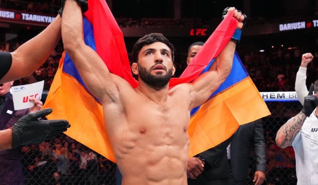 Arman Tsarukyan em vitória no UFC. Foto: Reprodução/@UFC