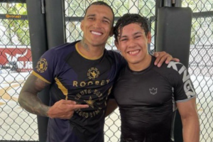 Charles do Bronx posa ao lado de Mica Galvão antes de luta no UFC 300. Foto: Reprodução/Instagram/@charlesdobronxs