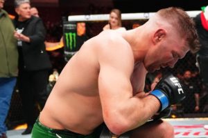 Dricus du Plessis topa enfrentar Alex Poatan e abre caminho para superluta entre campeões no UFC. Foto: Reprodução/Instagram/UFC