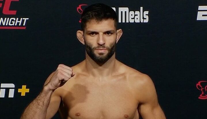 Thiago Moisés é um dos brasileiros no UFC Vegas 88. Foto: Reprodução/Instagram/UFC Brasil