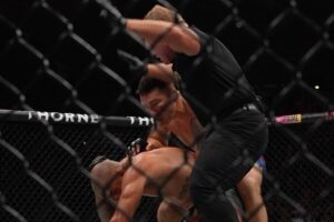 EXCLUSIVO: Erro grave Mário Yamasaki, árbitro brasileiro ex UFC, explica o que aconteceu em Blindado x Weidman. Foto: Reprodução/Instagram/UFC