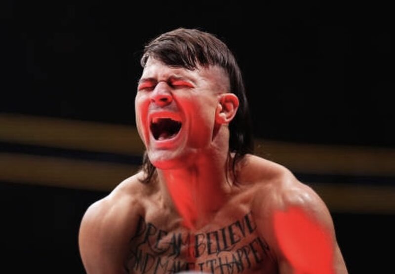 Diego Lopes displays impressive physical shape and intensifies training