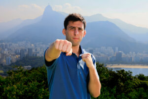 Steve Erceg, who wore a Botafogo shirt, is Alexandre Pantoja's rival at UFC 301. Photo: Reproduction/Buda Mendes_Disclosure UFC