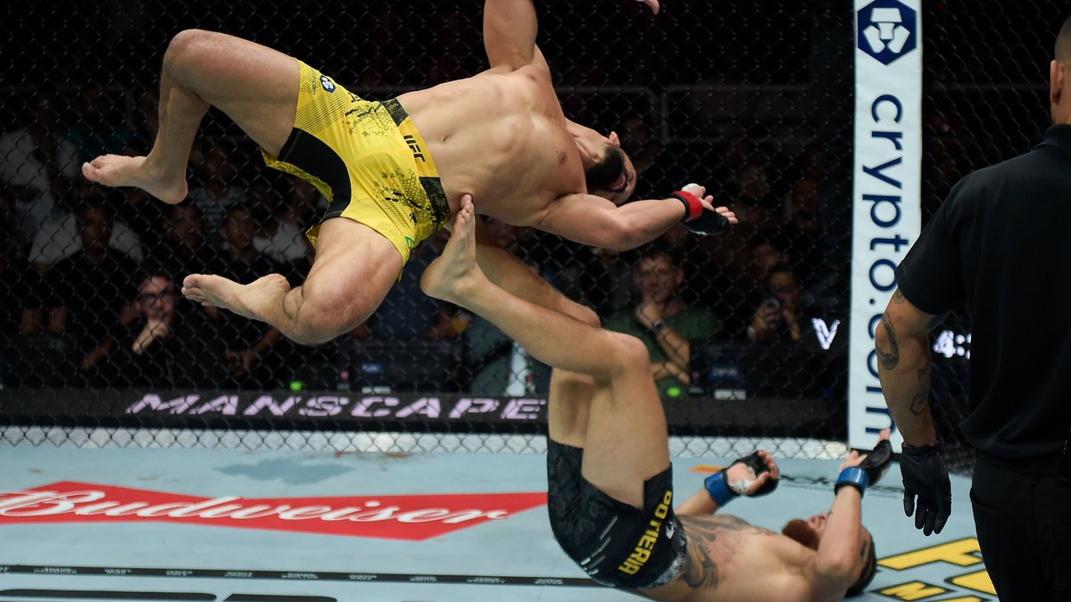 VIDEO New angle with Michel Pereira's cinematic death at UFC 301 is released. Photo: Reproduction/Twitter/@ufc
