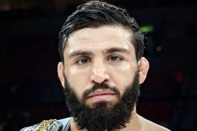 Arman Tsarukyan revela quando irá disputar o cinturão do UFC