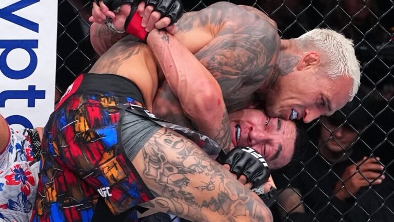 Atuação de Charles do Bronx no UFC 326 anulou ponto forte de Max Holloway; entenda