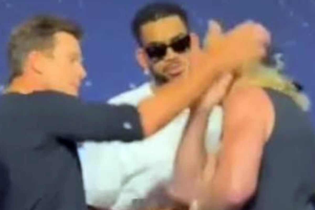 VÍDEO: Lenda Da NFL, Tom Brady Dá Tapa Na Cara De Irmão De Jake Paul E ...